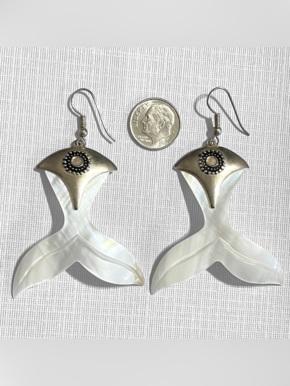 VTG Mother of Pearl Earrings Whale Tail Shaped Dangle Silver Tone Hooks Handmade - Picture 4 of 6